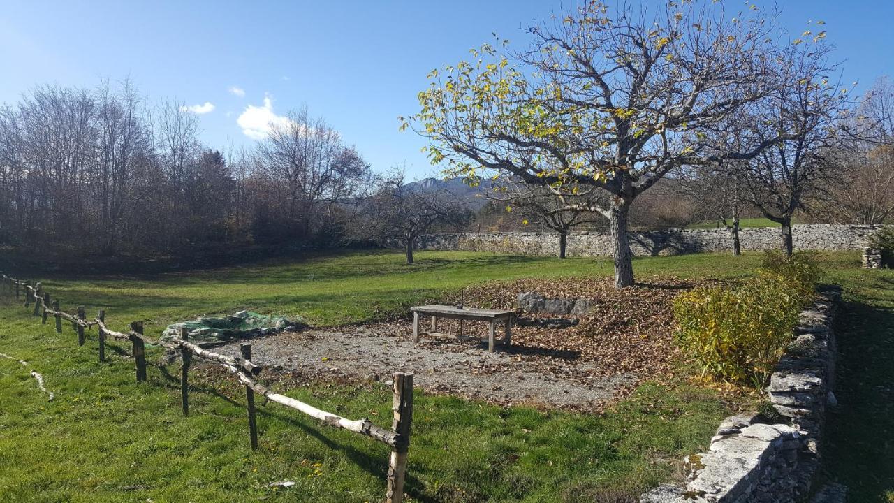 Gite Bard Des Ours Saint-Martin-en-Vercors Exteriör bild